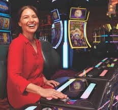 77rl Live Casino dealer cantik profesional meja roulette dan blackjack tersedia 24 jam